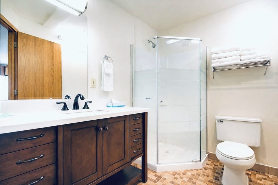 Fireside Inn and Suites Hotel in Devils Lake