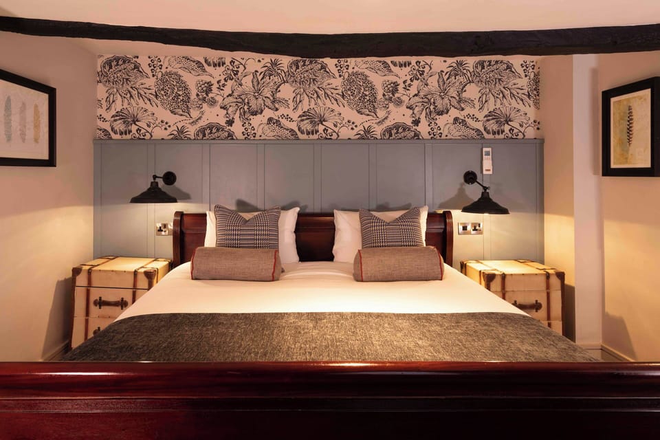 Double Room | Desk, free WiFi, bed sheets, wheelchair access