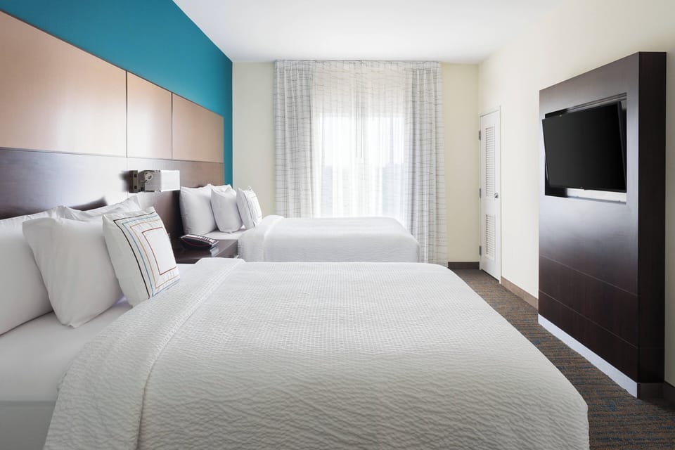 In-room safe, desk, iron/ironing board, WiFi