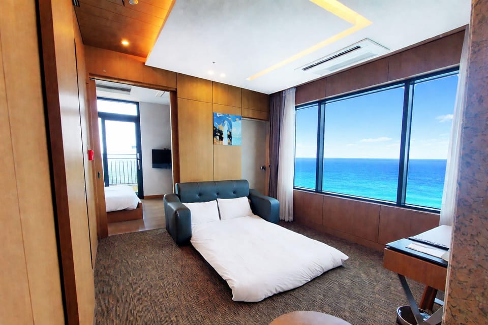 Junior Corner Family Suite ( Panorama Ocean View) | Living area | 43-inch flat-screen TV with cable channels, TV, Netflix