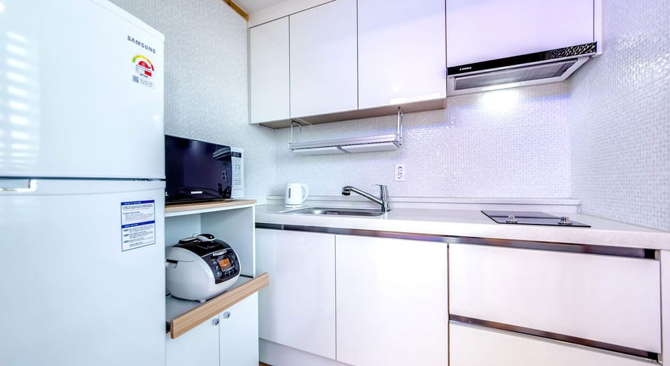 Fridge, microwave, coffee/tea maker, electric kettle