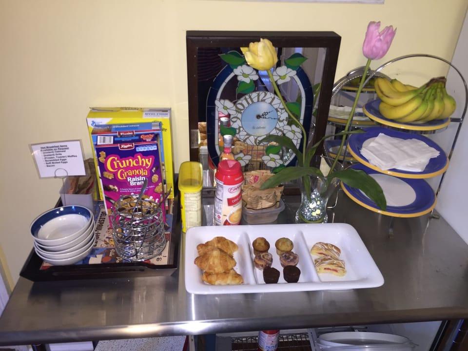 Free daily continental breakfast