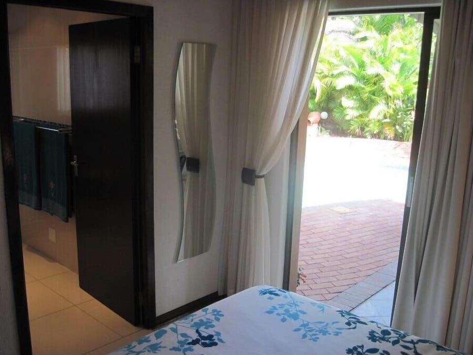 In-room safe, free WiFi, bed sheets
