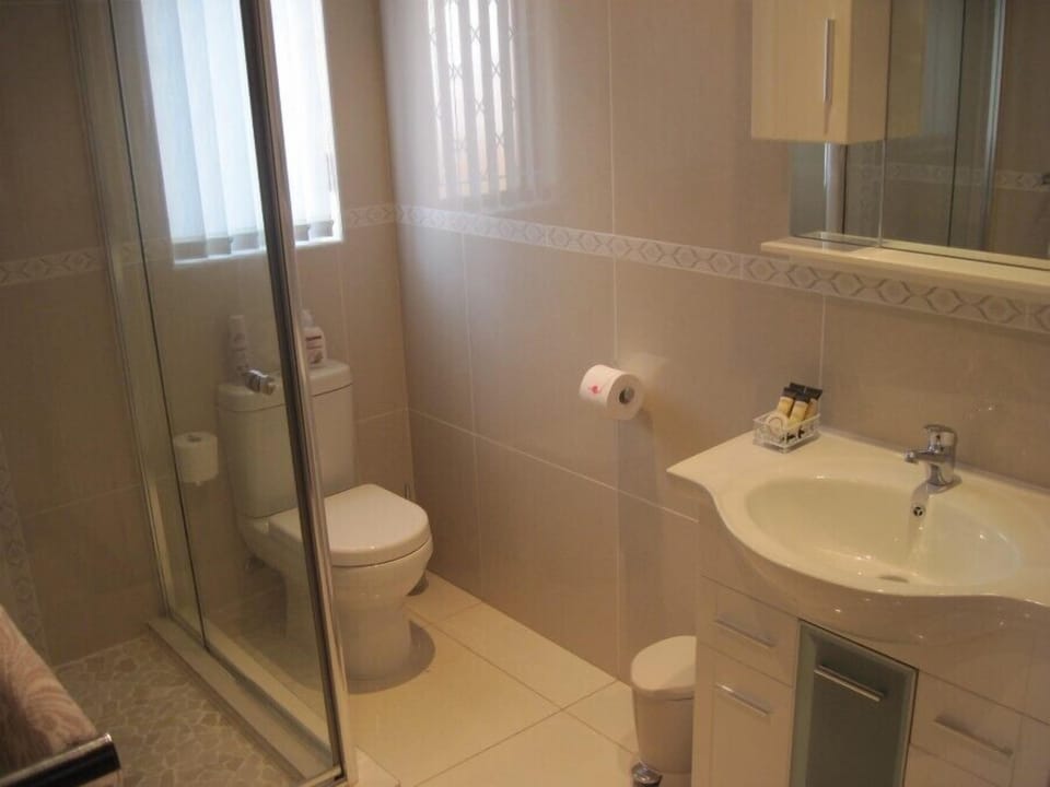 Shower, towels