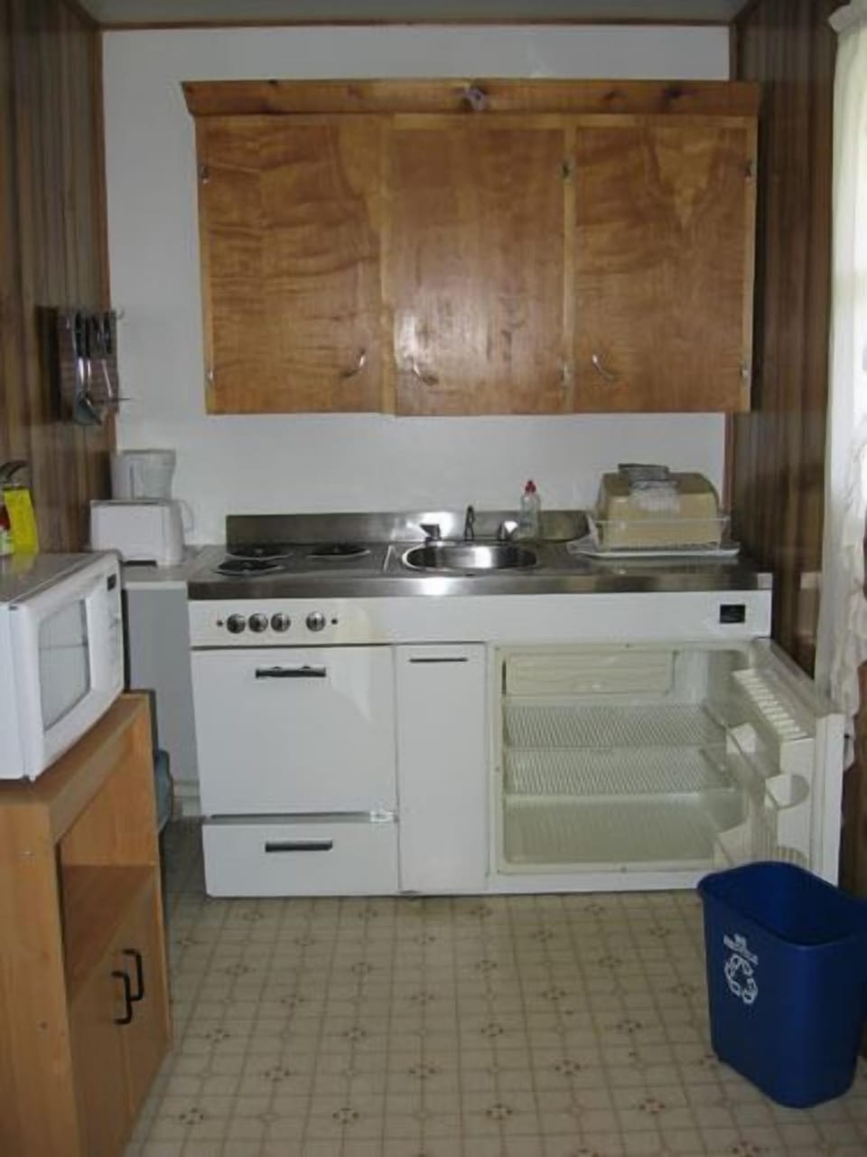 Cottage, 2 Bedrooms, Kitchen | Private kitchen | Dining table