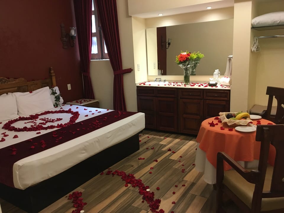 Standard Room | In-room safe, desk, soundproofing, free WiFi
