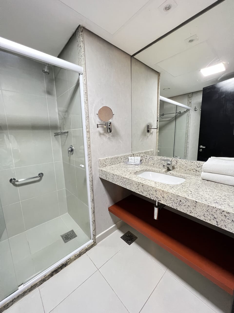 Shower, free toiletries, hair dryer, towels