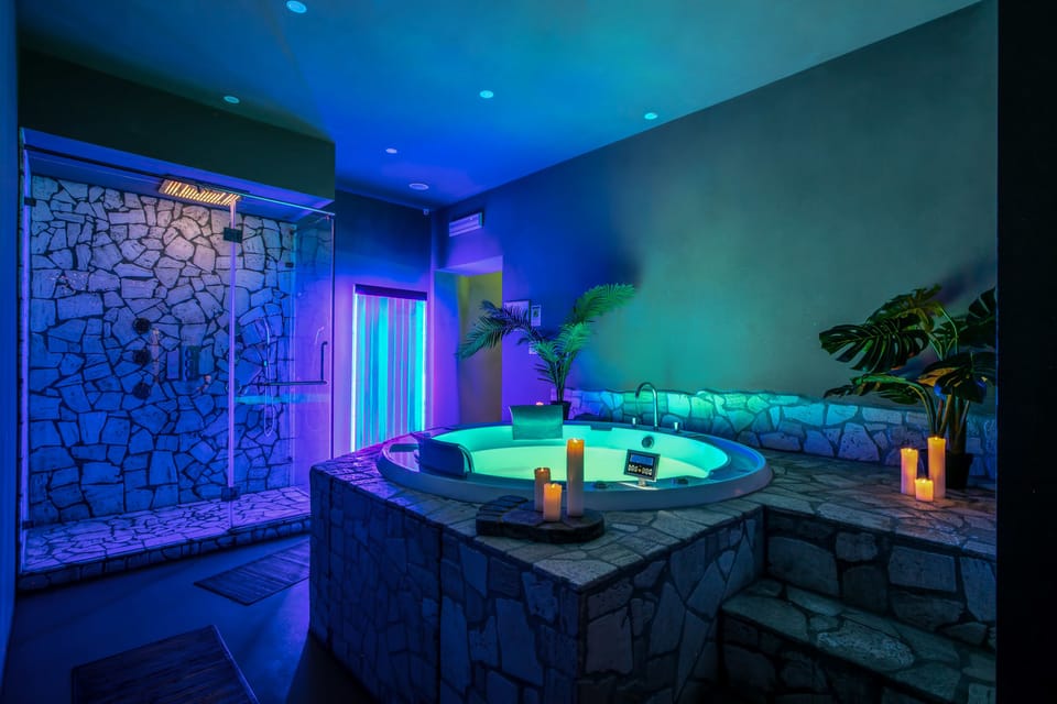 Indoor spa tub