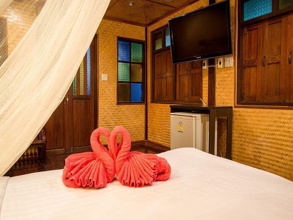 Deluxe Room | Rollaway beds, free WiFi