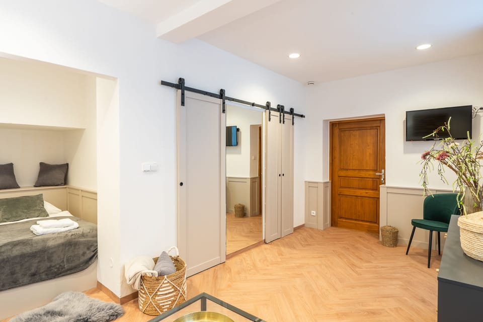 Economy Room, 1 Bedroom, Private Bathroom, Ground Floor | Soundproofing, free WiFi, bed sheets