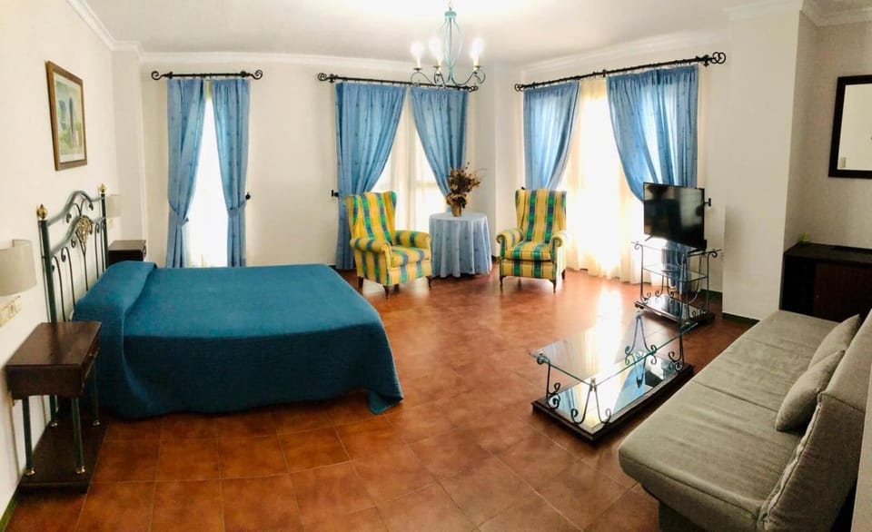 In-room safe, desk, blackout drapes, cribs (free)