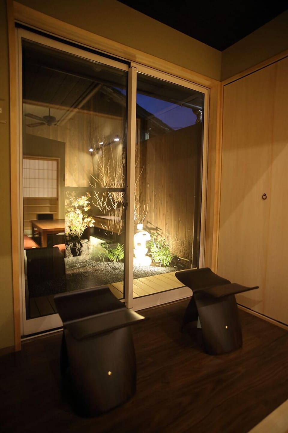 Japanese Villa | Living area | LCD TV, MP3 dock