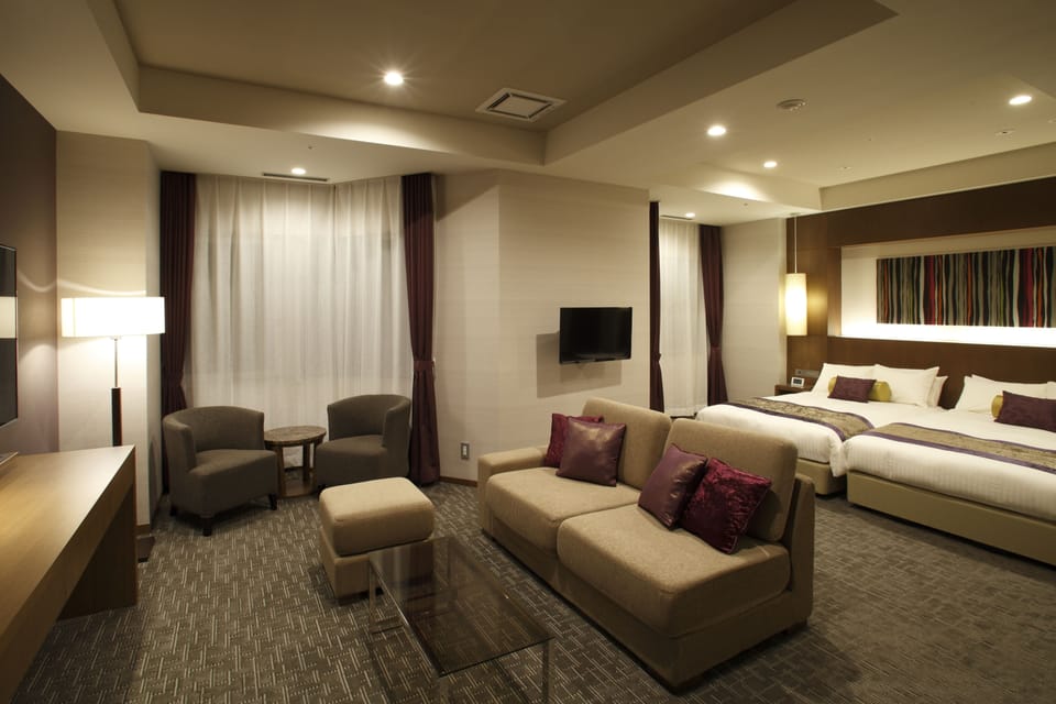In-room safe, free WiFi, bed sheets