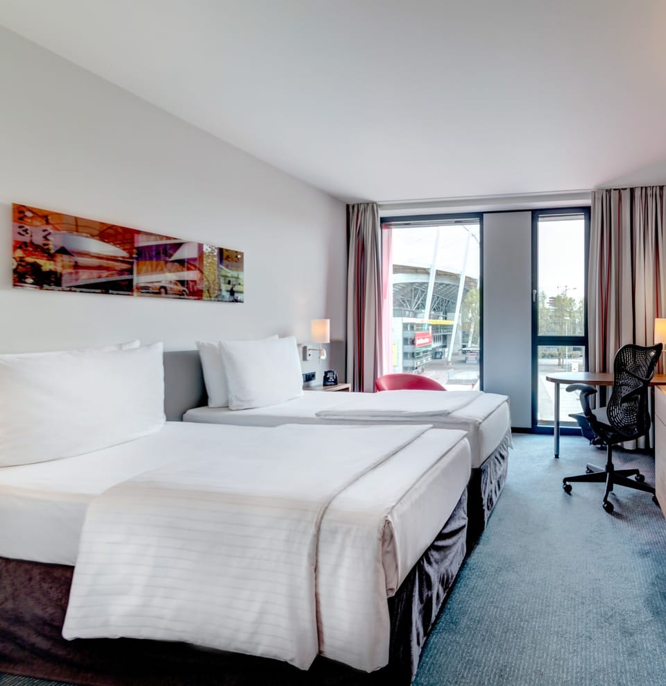 Premium bedding, in-room safe, desk, blackout drapes