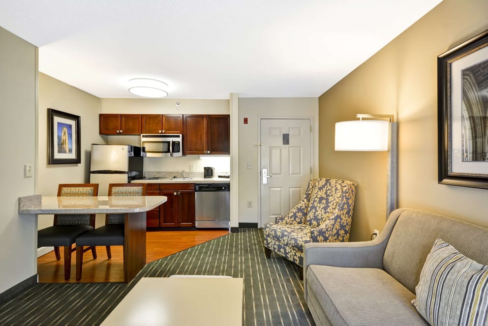 1 bedroom, in-room safe, desk, iron/ironing board