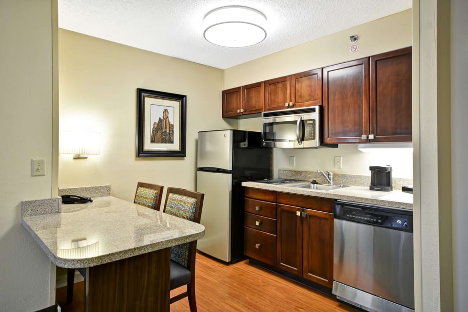 1 bedroom, in-room safe, desk, iron/ironing board