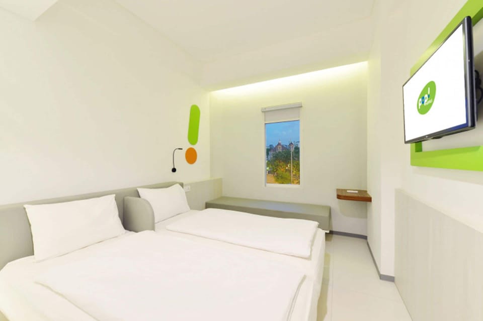 In-room safe, desk, free WiFi, bed sheets