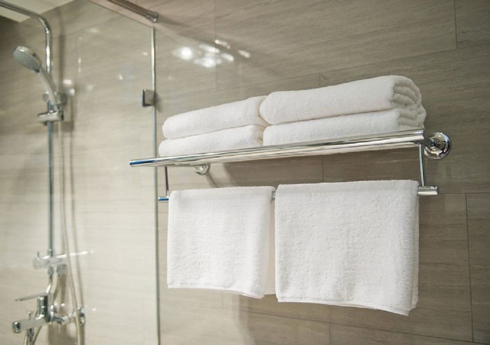 Deluxe Suite, 1 King Bed, Terrace, Poolside | Premium bedding, minibar, in-room safe, desk
