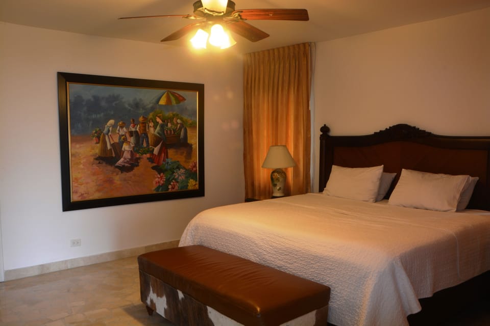 Deluxe Double Room, 1 King Bed, Garden View | Premium bedding, minibar, in-room safe, desk