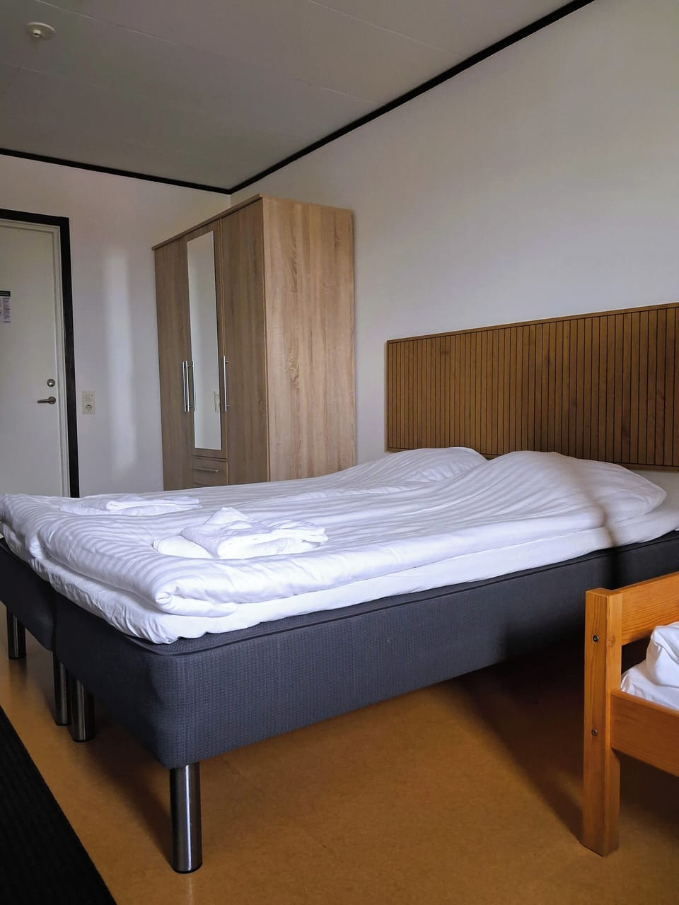 Family Room | Free cribs/infant beds, rollaway beds, free WiFi, bed sheets
