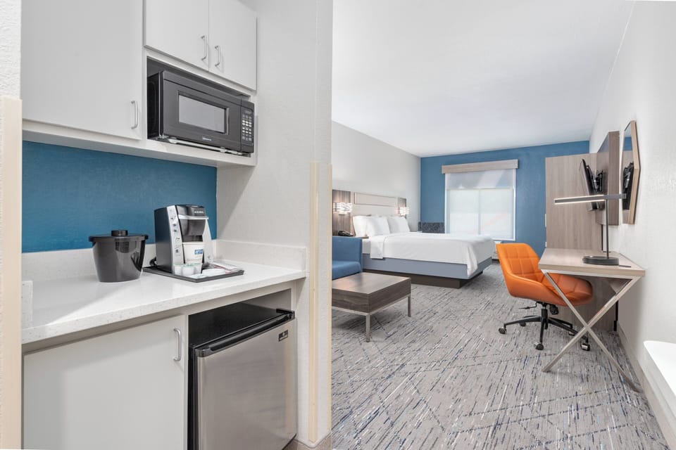 In-room safe, desk, iron/ironing board, free WiFi