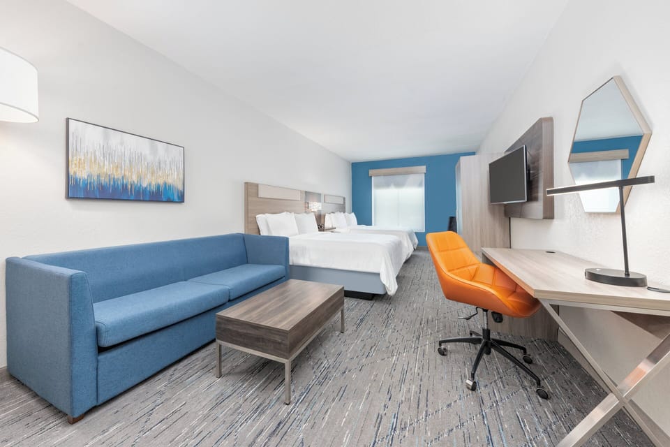 2 Queen Suite Sofa Bed Wet Bar | In-room safe, desk, iron/ironing board, free WiFi