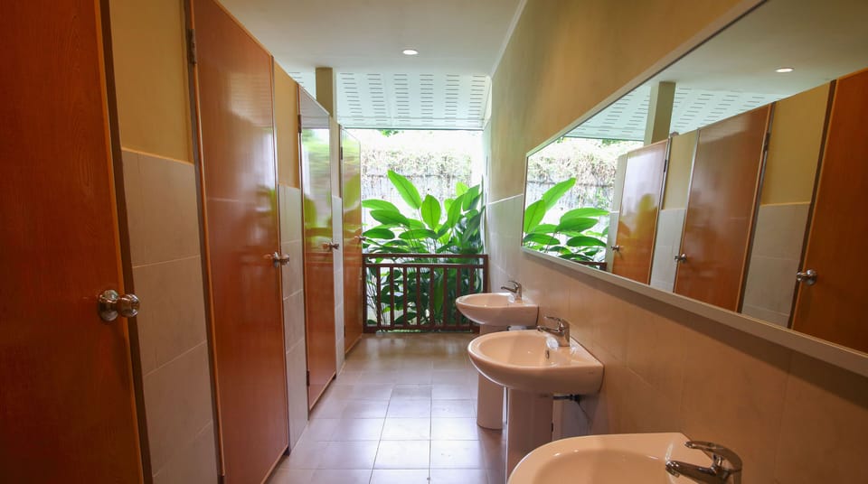 Free toiletries, towels