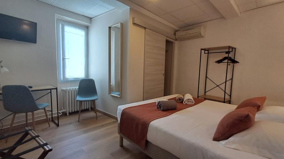Superior Double Room | Select Comfort beds, desk, soundproofing, free WiFi