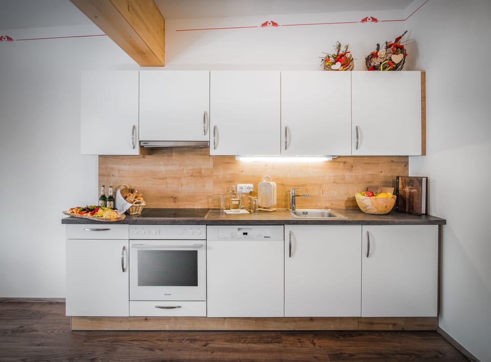 Apartment (Mankei) | Private kitchen | Coffee/tea maker, full-size fridge, microwave, oven