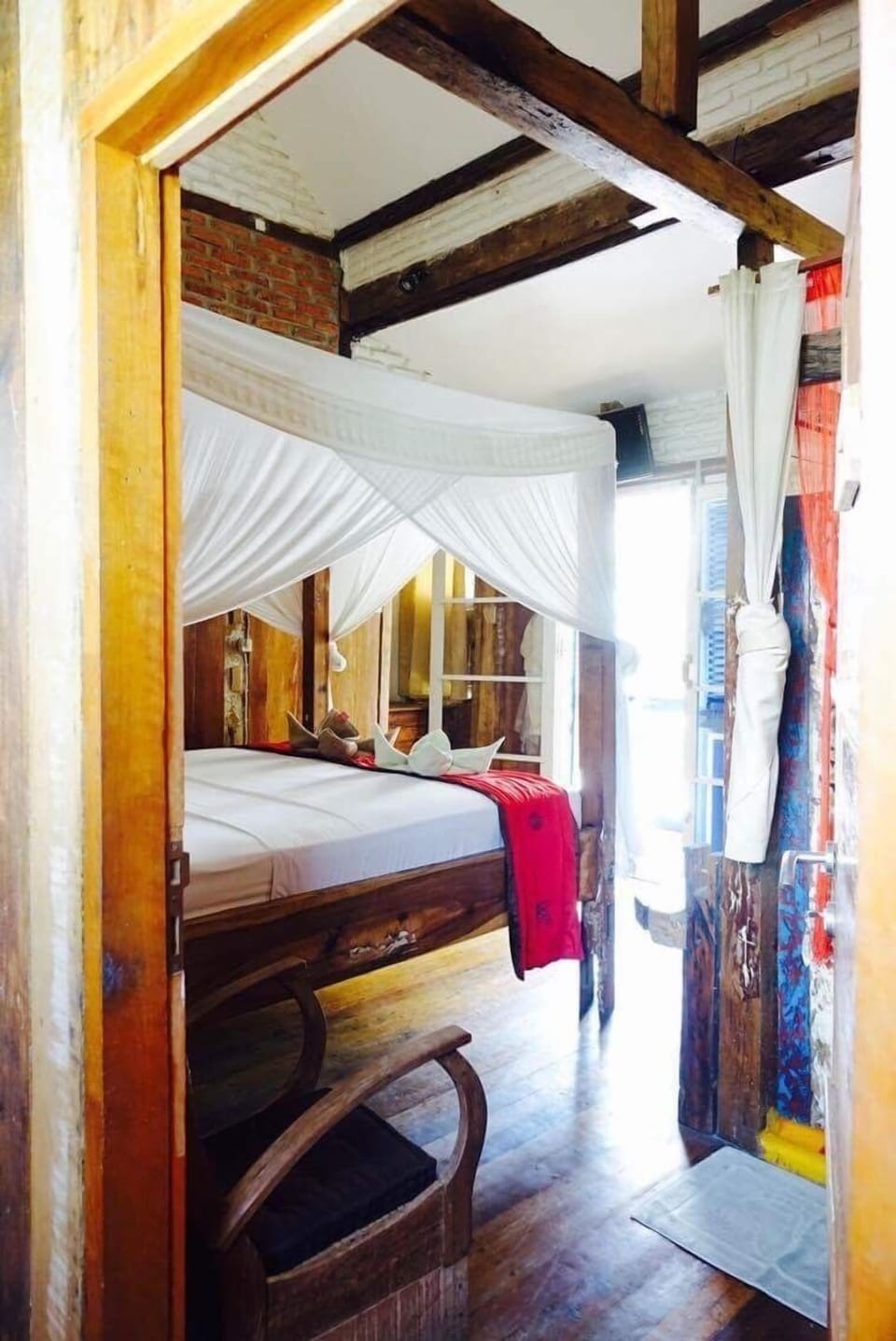 Standard Room | Premium bedding, desk, WiFi (free)
