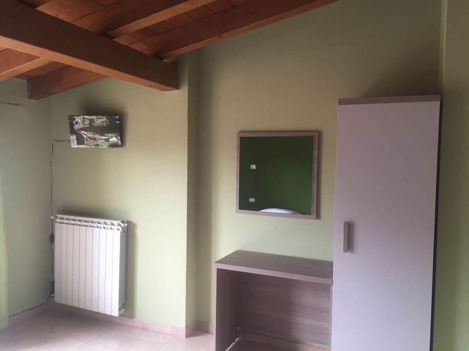 Basic Double Room, 1 Double Bed, Non Smoking | Room amenity