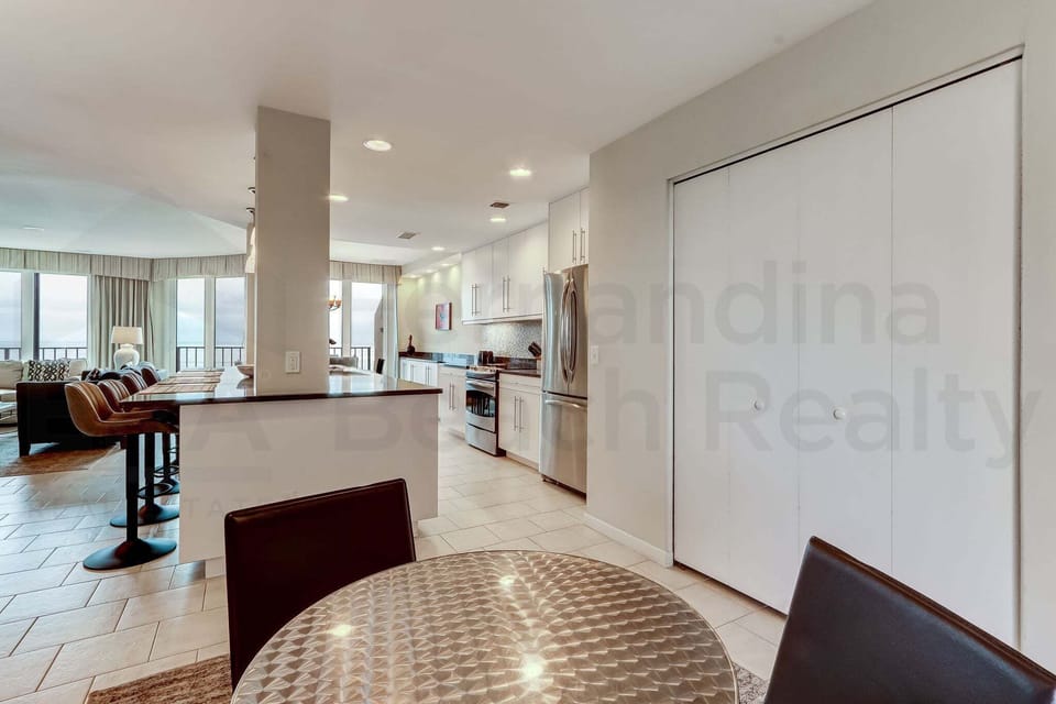 Condo, 3 Bedrooms | Interior
