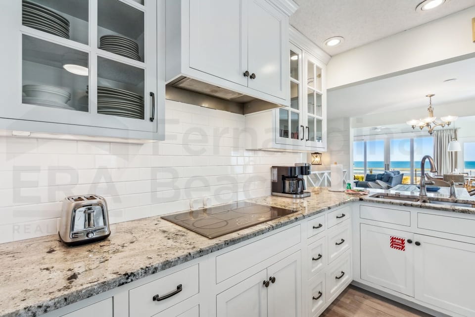 House, 4 Bedrooms | Private kitchen | Full-size fridge, microwave, oven, stovetop