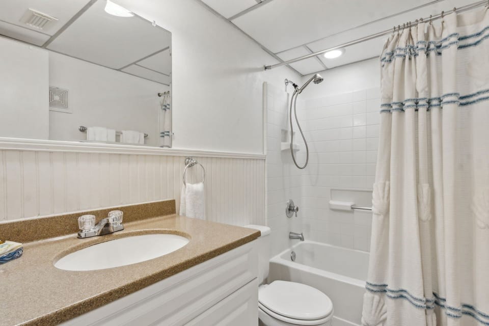 Direct Oceanfront Condo with Private Balcony by RedAwning Apartment in Fernandina Beach