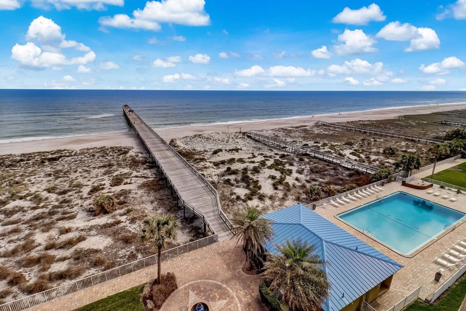 Condo, 3 Bedrooms | Pool | Outdoor pool, sun loungers