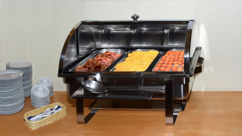 Buffet breakfast on weekdays (EUR 10 per person)