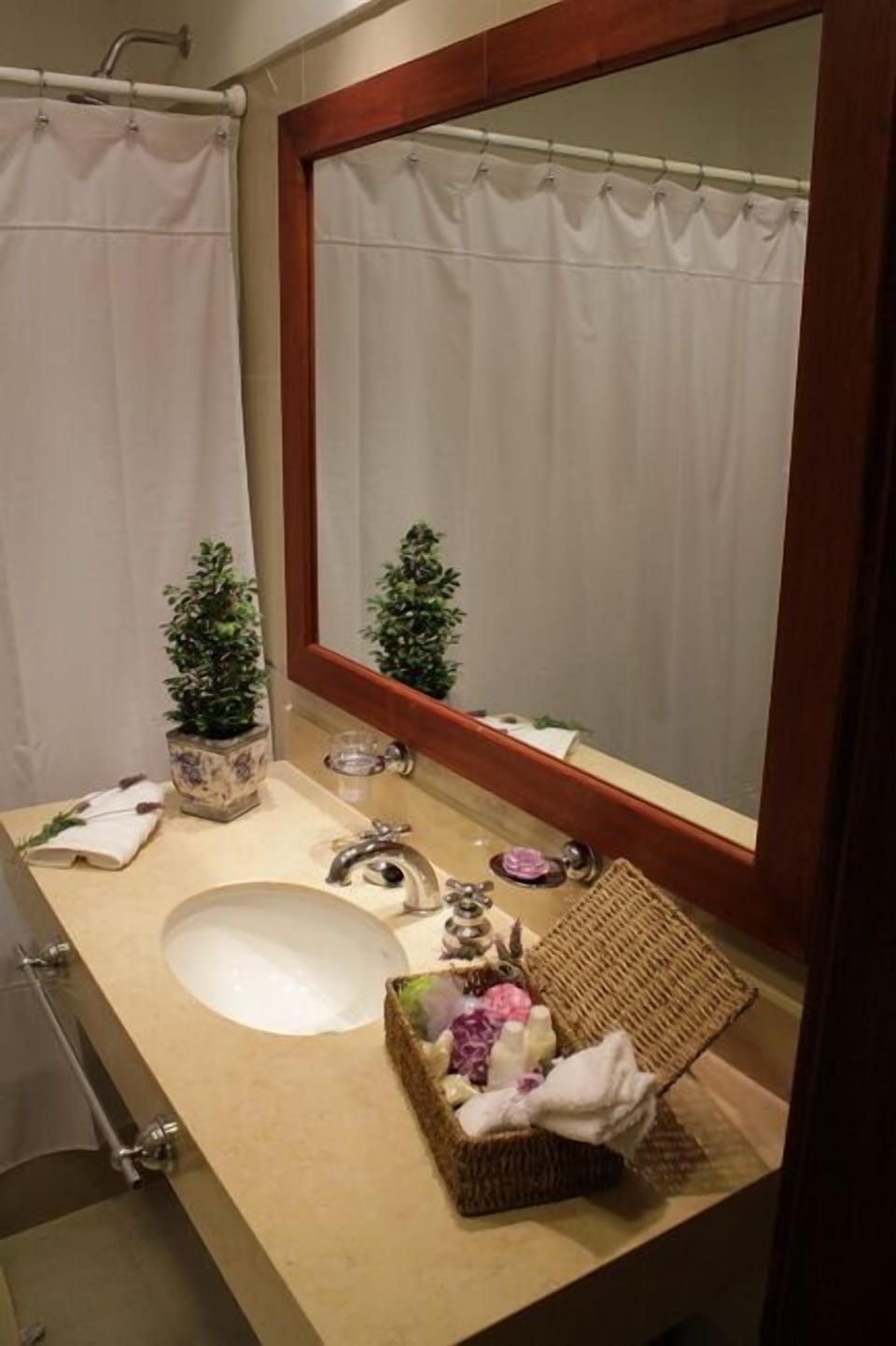 Bathroom sink