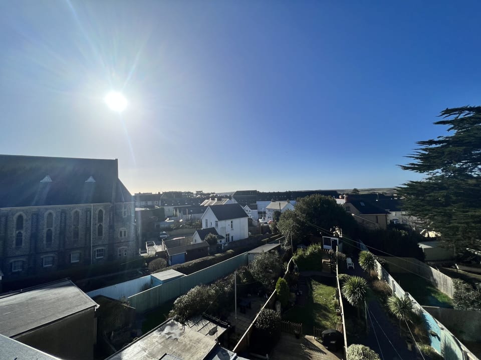 Premier Suite, 1 King Bed, Garden View | Individually decorated, individually furnished, iron/ironing board