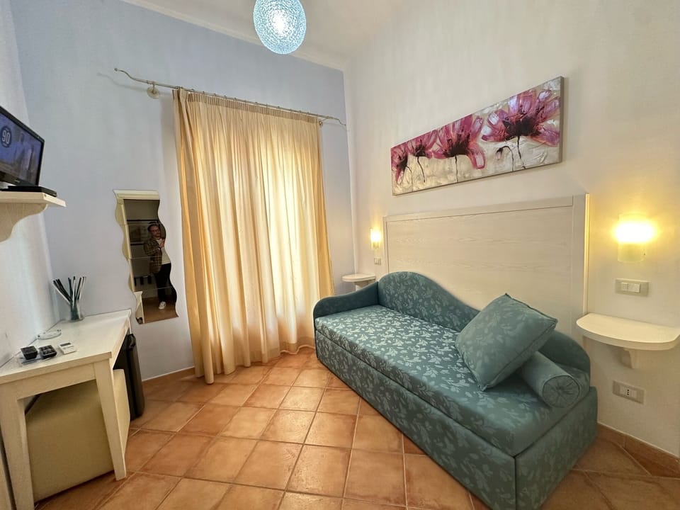 Suite | 1 bedroom, premium bedding, minibar, in-room safe