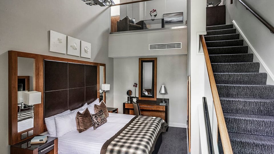 Junior Suite | Premium bedding, in-room safe, individually decorated