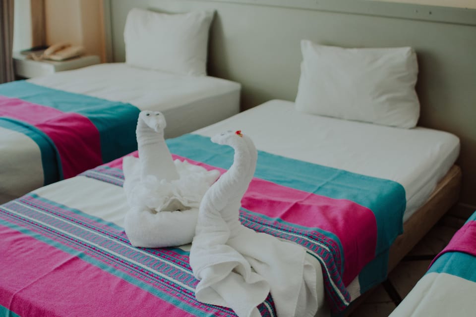 Triple Room | Desk, WiFi (free)