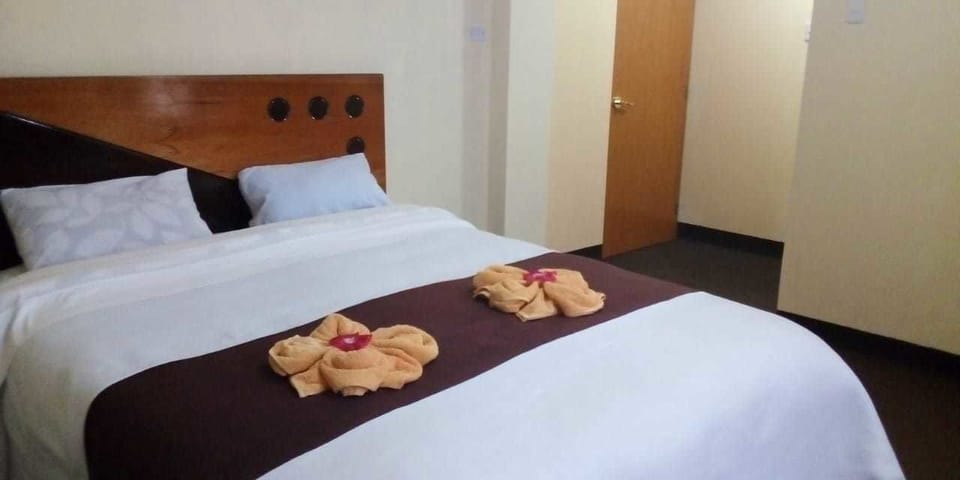 Double Room | Desk, rollaway beds, free WiFi, bed sheets