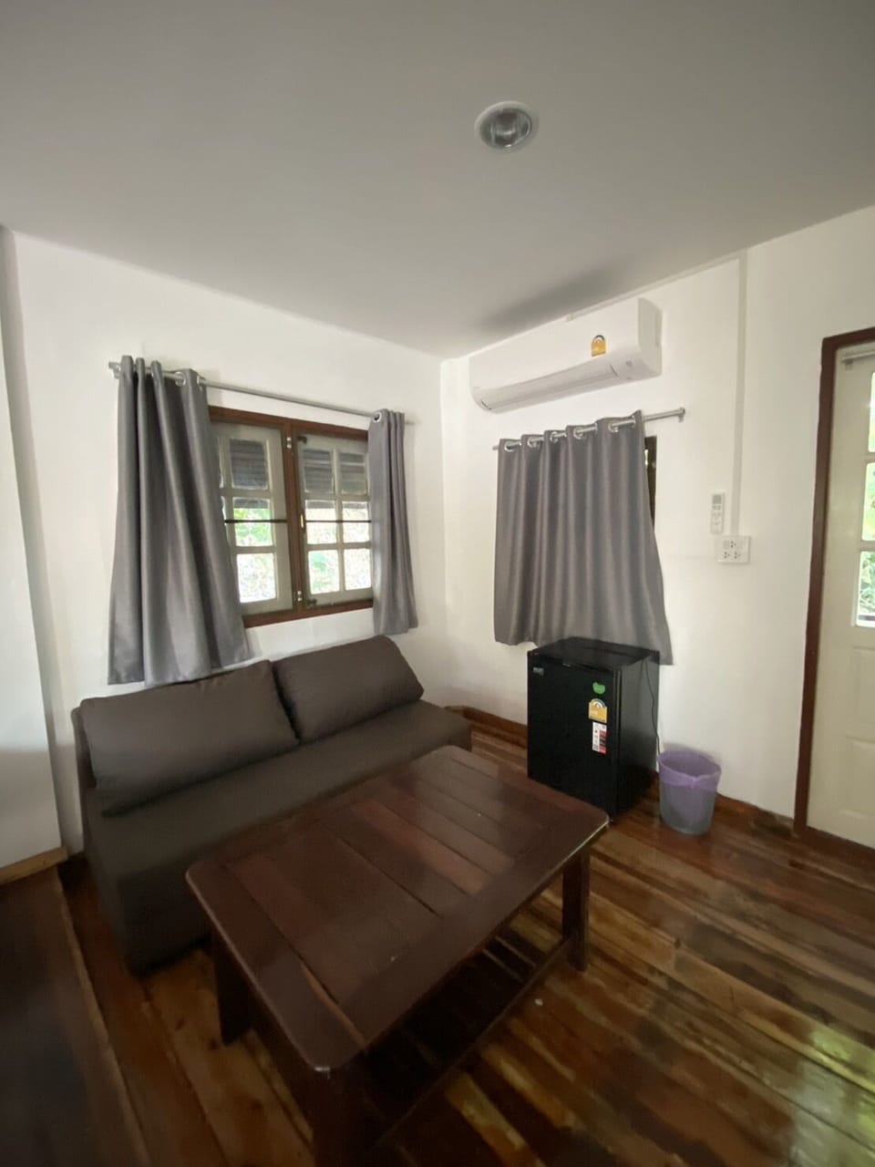 Jasmine Family Room | Desk, free WiFi, bed sheets