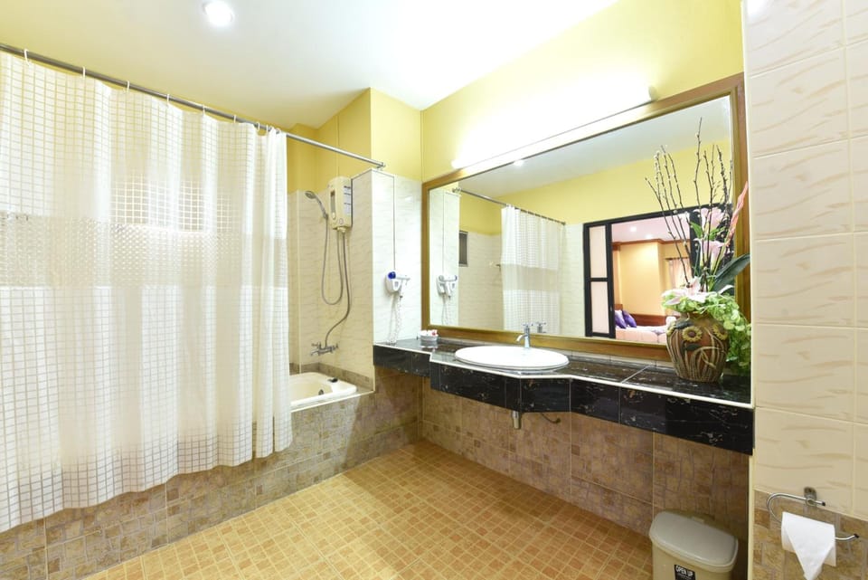 Shower, free toiletries, hair dryer, towels