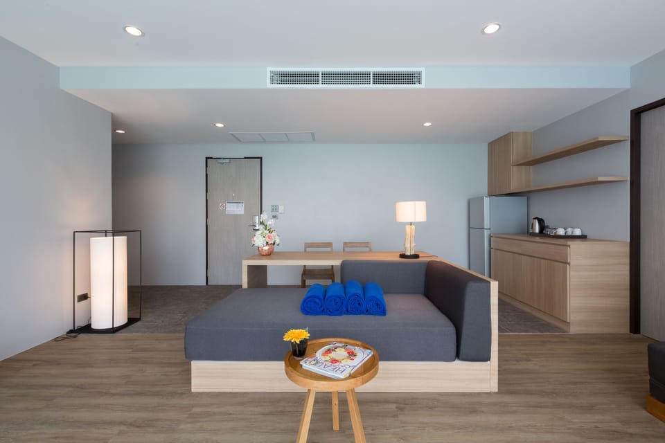 2-bed room pool access suite | In-room safe, desk, blackout drapes, soundproofing
