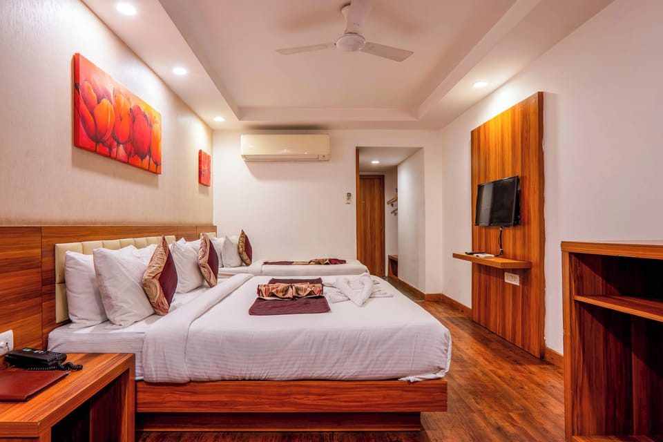 Executive Double Room | Premium bedding, desk, blackout drapes, soundproofing