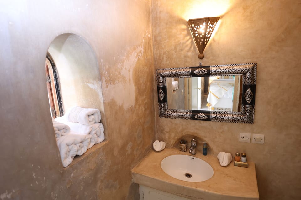 Standard Room | Bathroom | Free toiletries, hair dryer, towels, soap