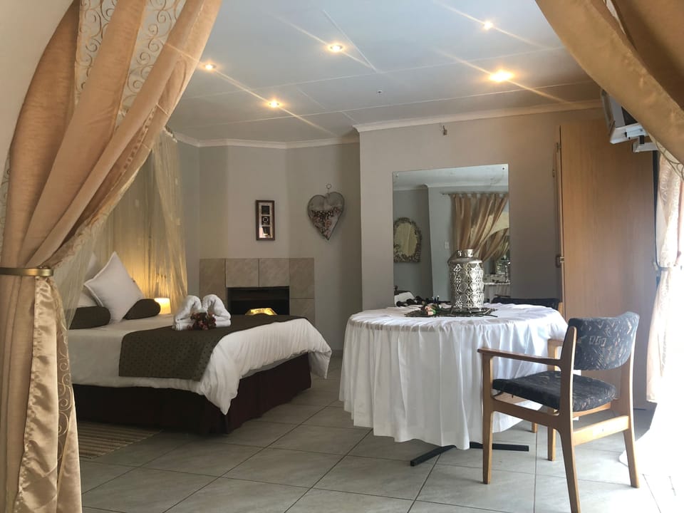 Honeymoon Suite | Egyptian cotton sheets, premium bedding, individually decorated, desk