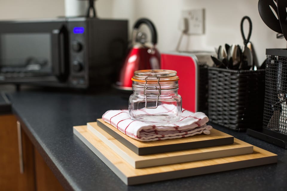 Exclusive Studio, Ensuite, Garden View (The Rafters) | Private kitchen