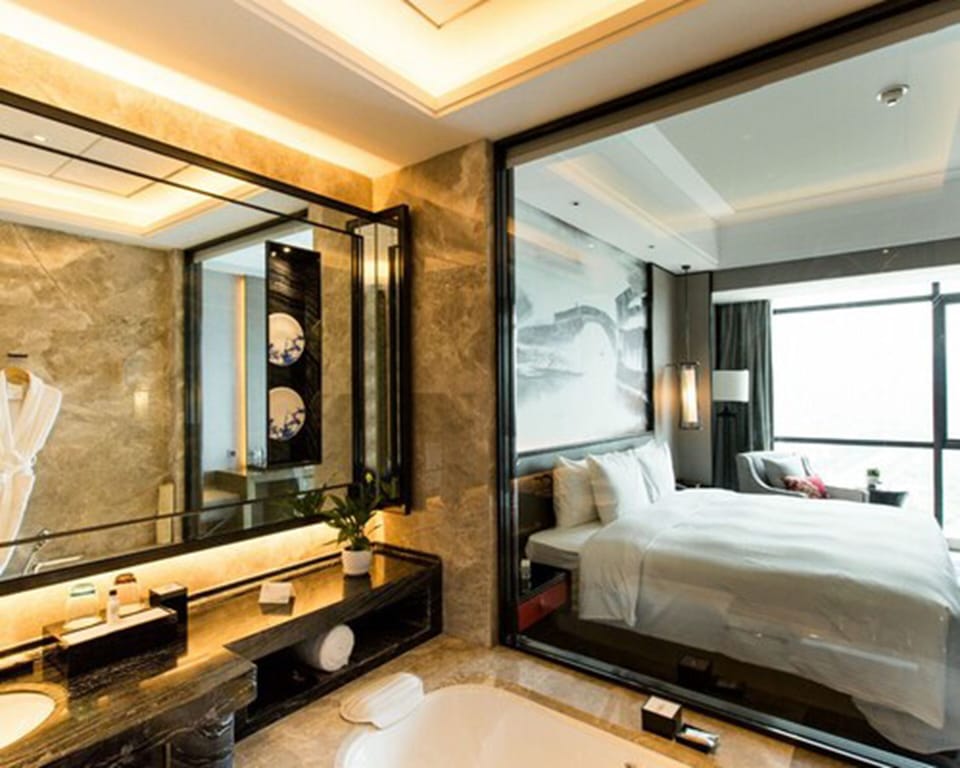 Separate tub and shower, jetted tub, free toiletries, hair dryer